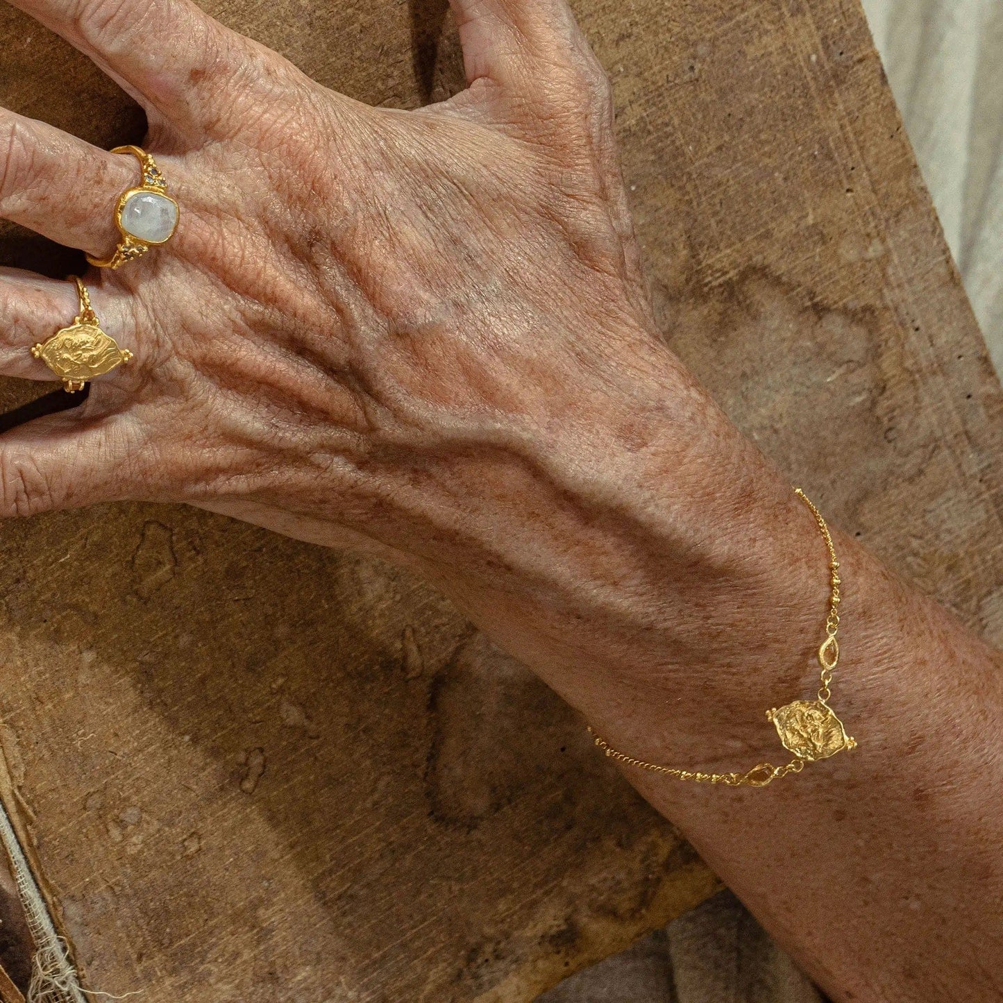 Gentle Devotion • Bracelet