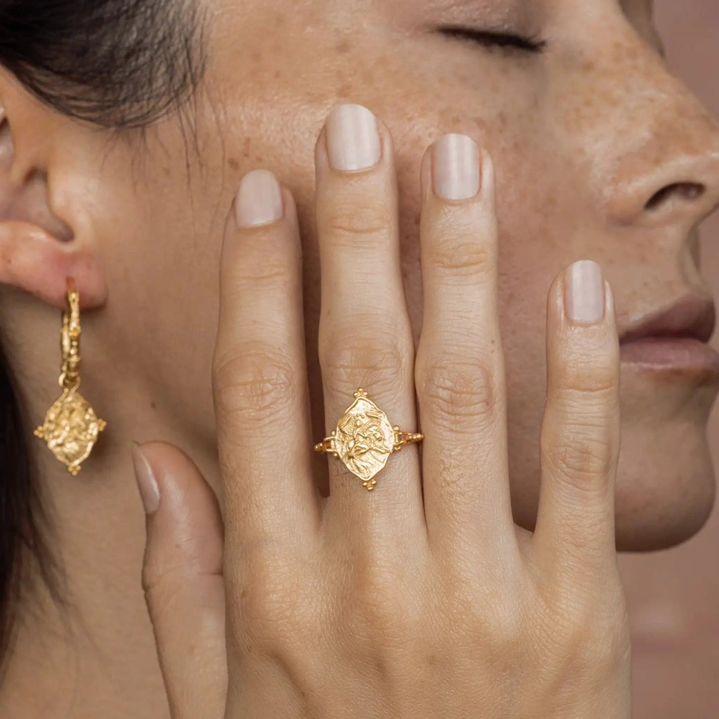 Gentle Devotion • Ring